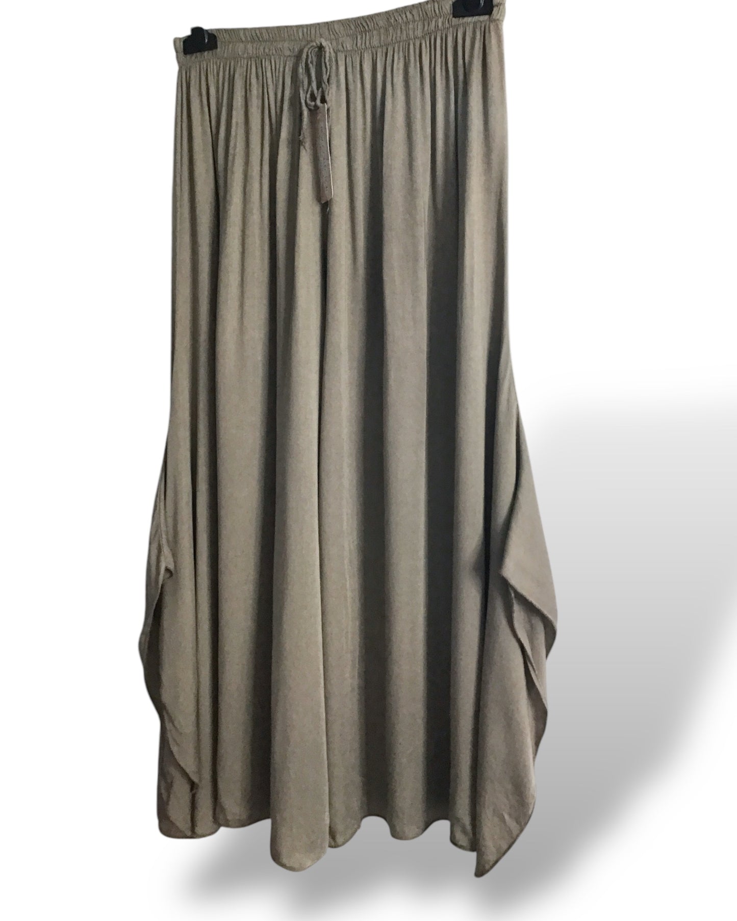 Cherylann Dip Hem Wide Leg Trousers