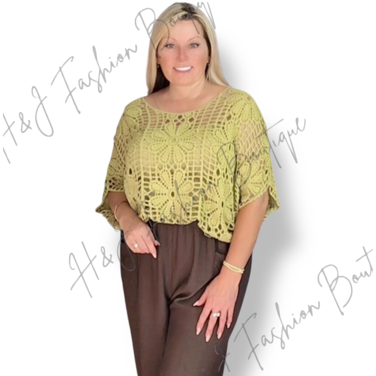 Lill. Crochet top