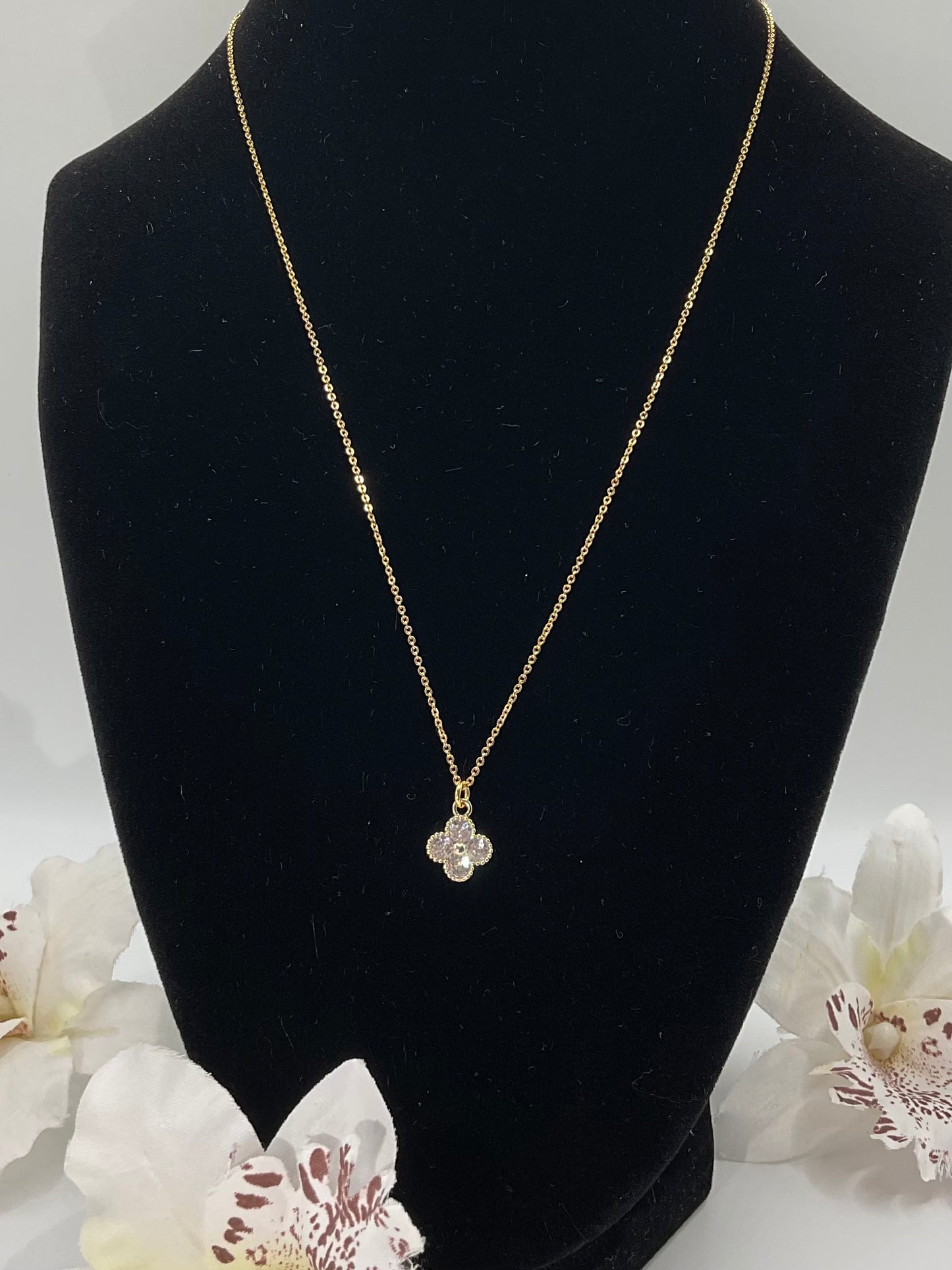 Golden Clover Spark Necklace