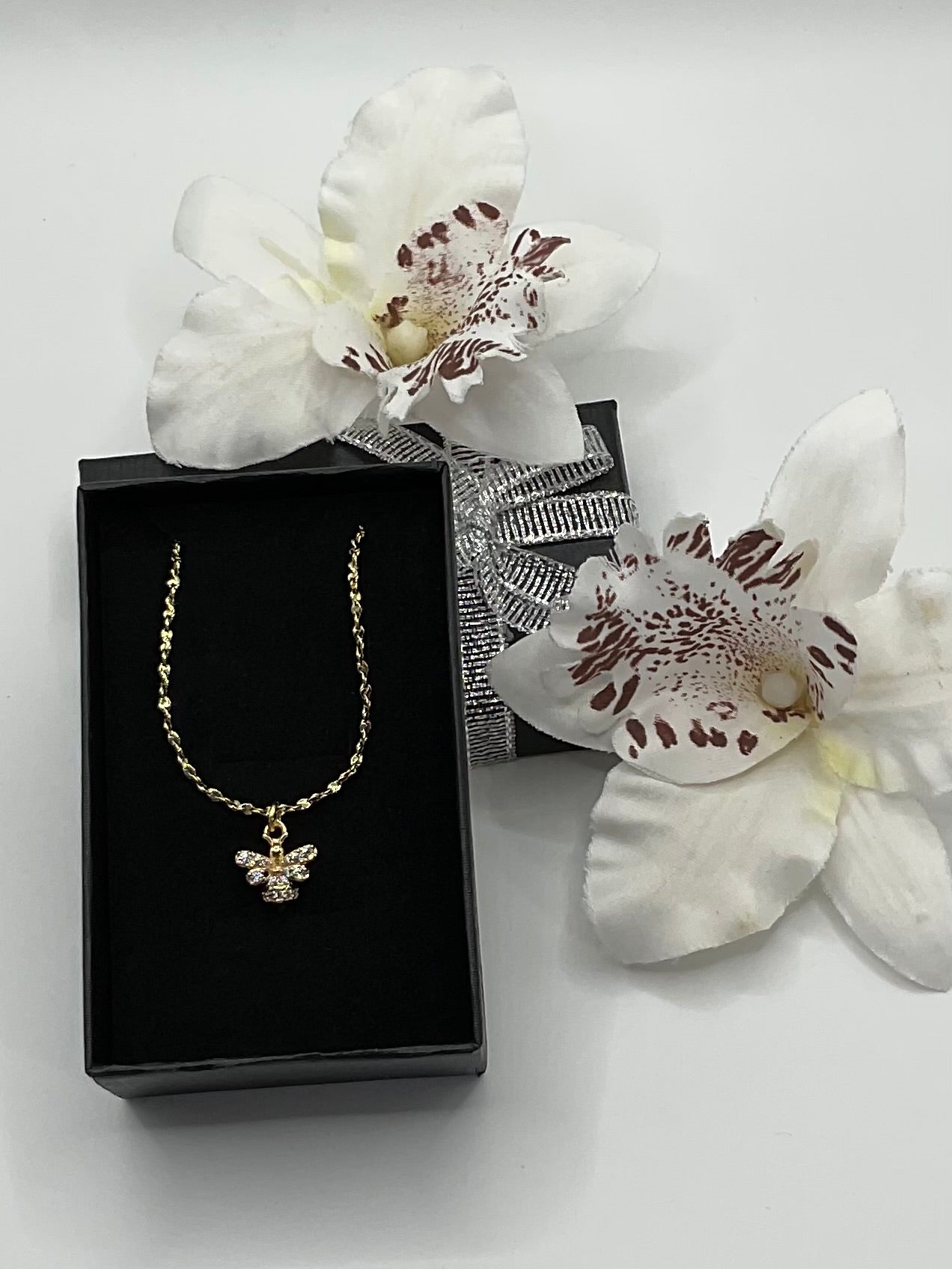 The Gold Honeybee Necklace 🐝✨