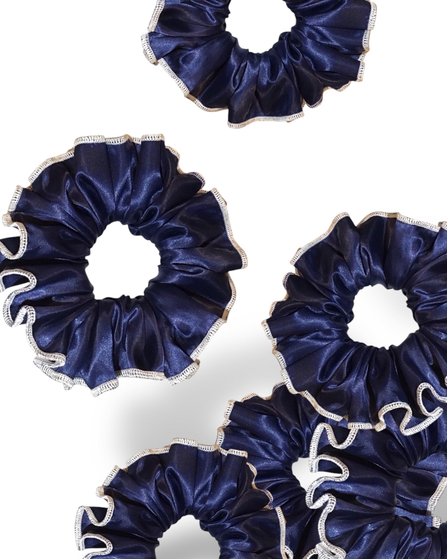 The Honey Scrunch Navy’s Edge ( white )