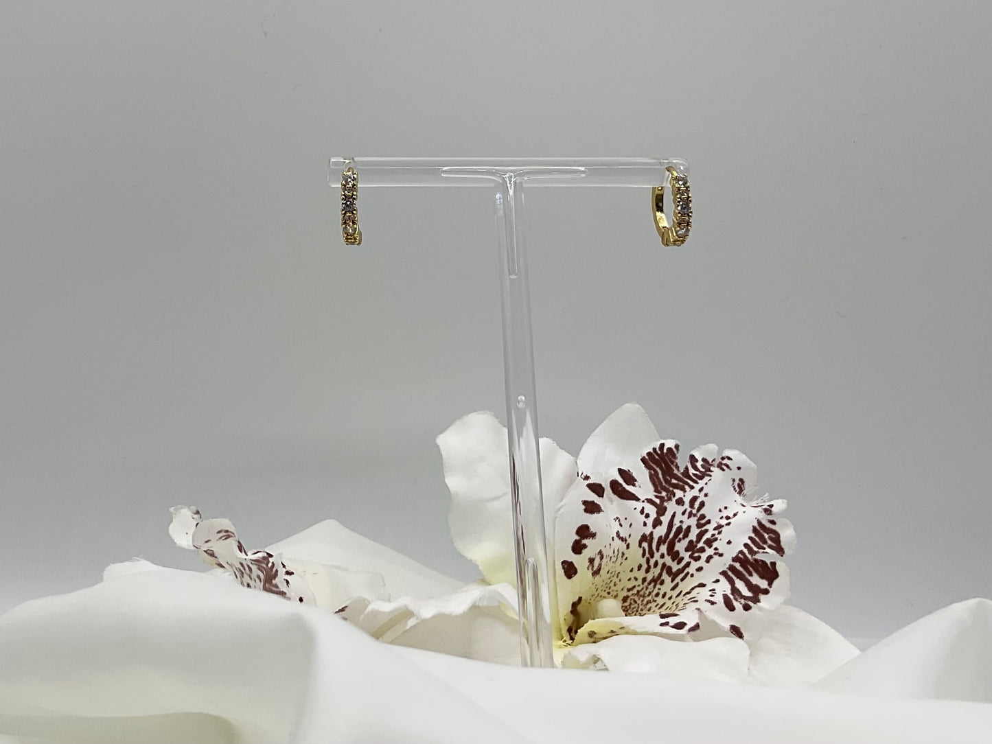 Lumière Huggie Hoops