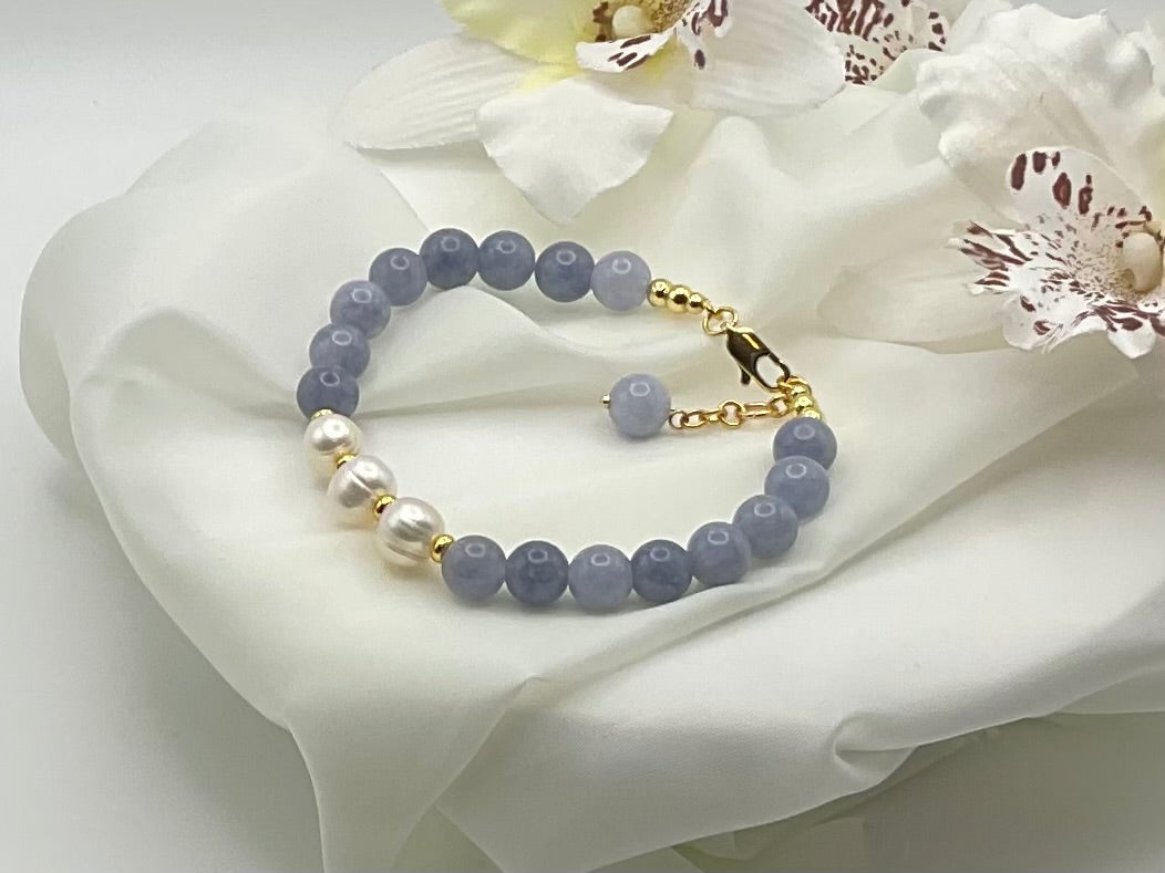 Soft Tides Pearl Bracelet