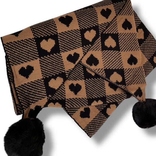 CHRISY. Warm and cozy pompom heart knitted scarf