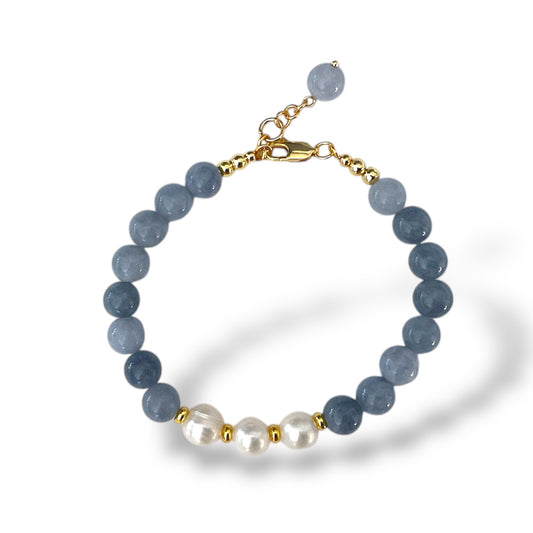 Soft Tides Pearl Bracelet