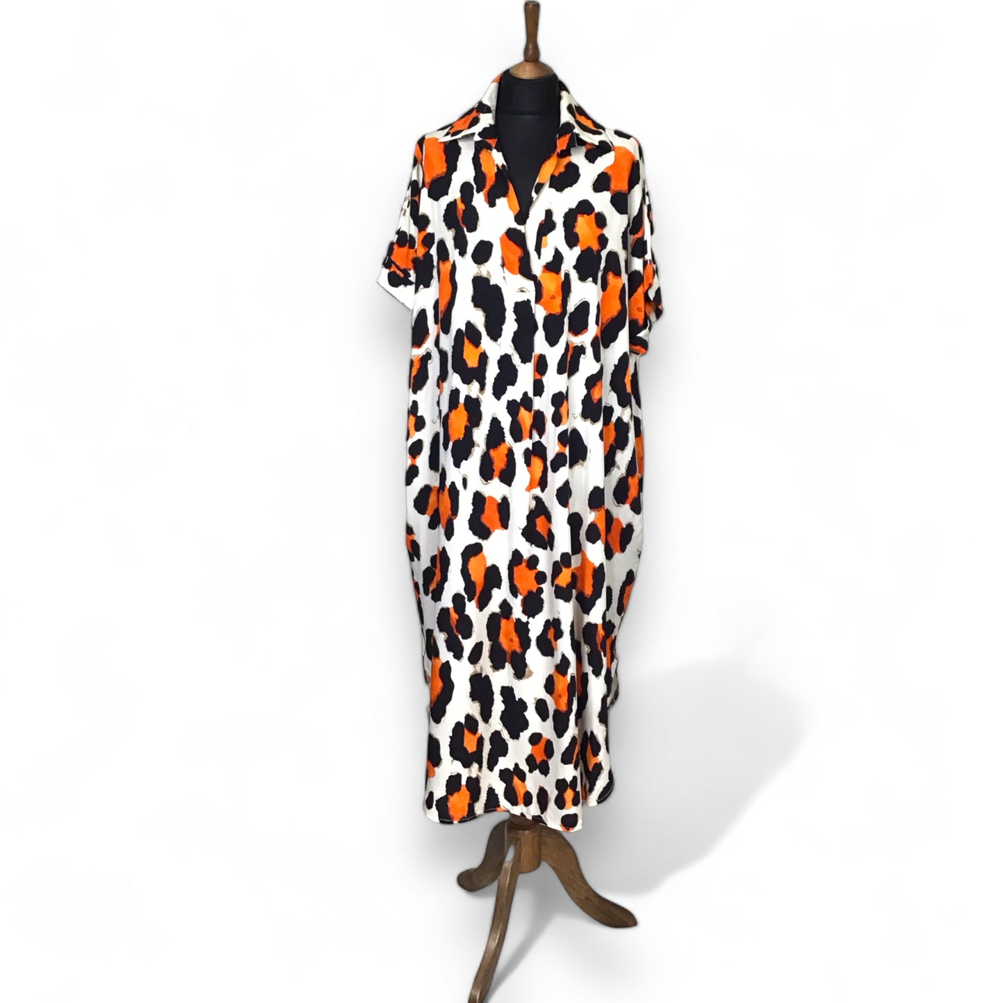 Linda. Animal print tunic dress with pockets.