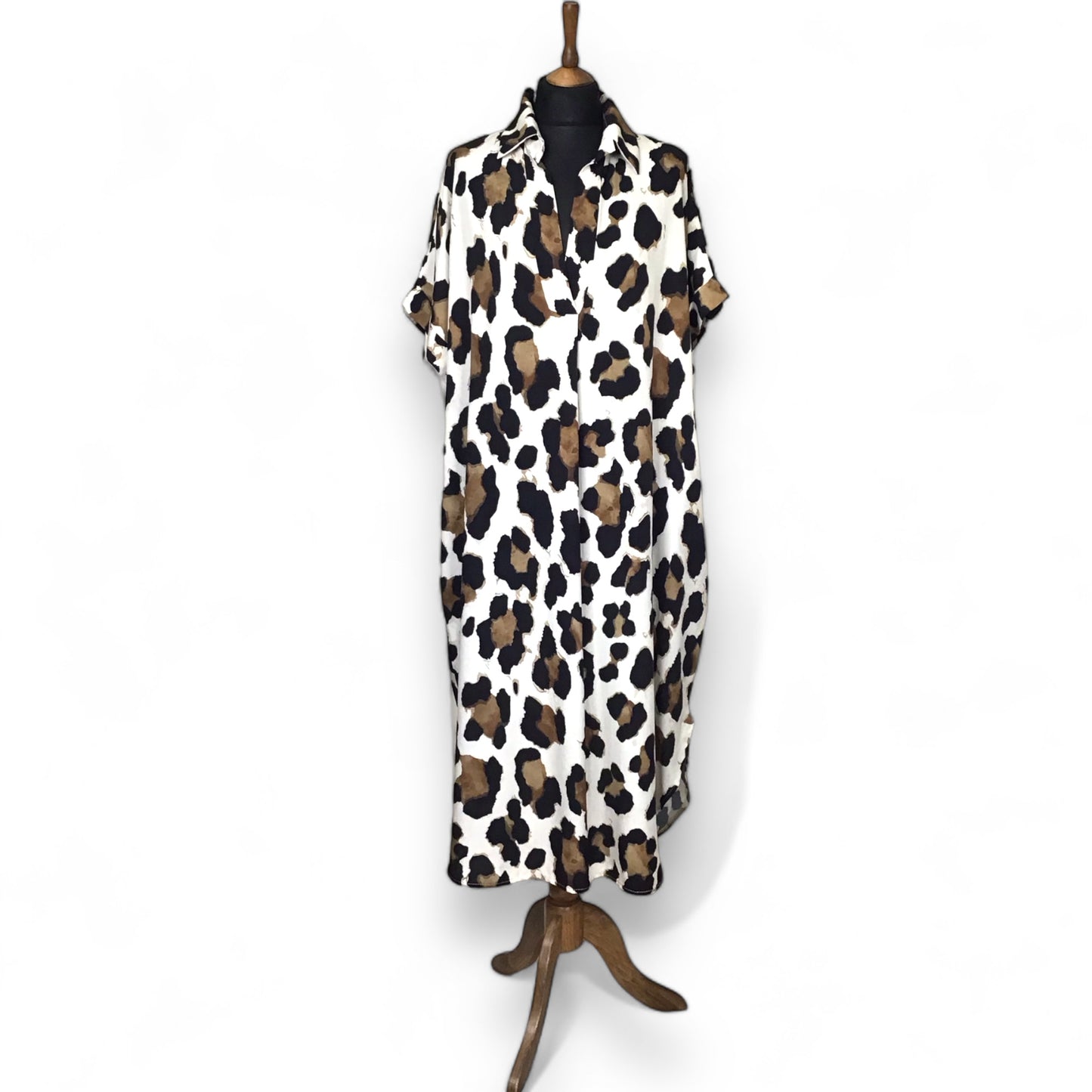 Linda. Animal print tunic dress with pockets.