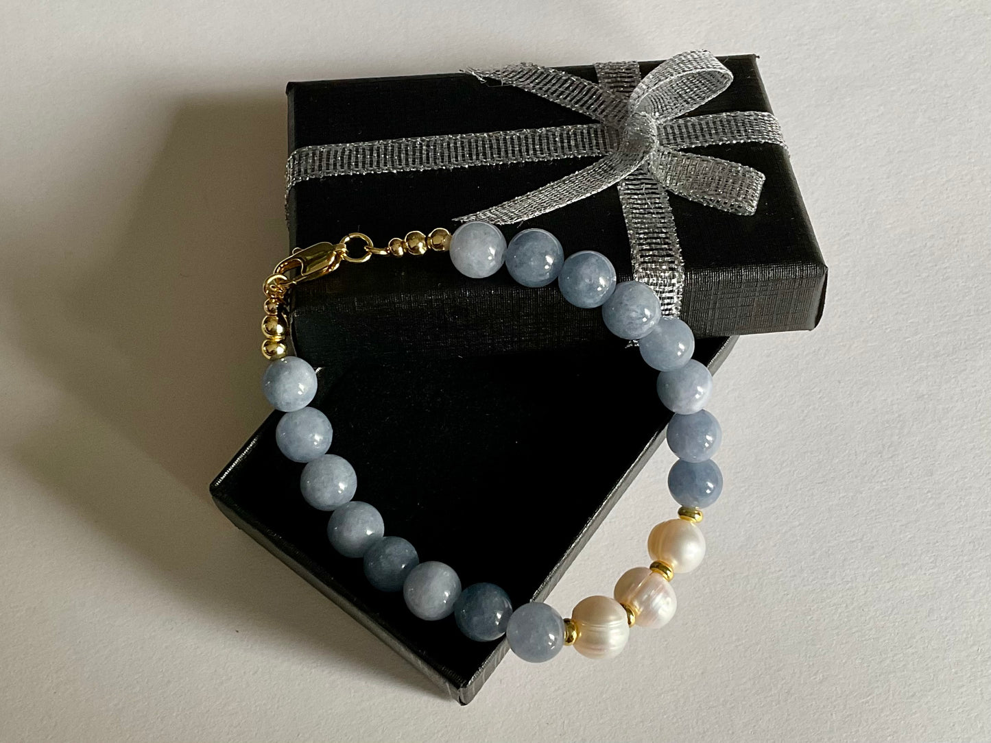 Soft Tides Pearl Bracelet