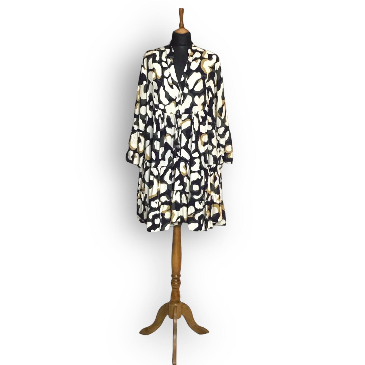 LOUIE. ANIMAL PRINT SMOCK DRESS WITH 3/4 BELL SLEEVES