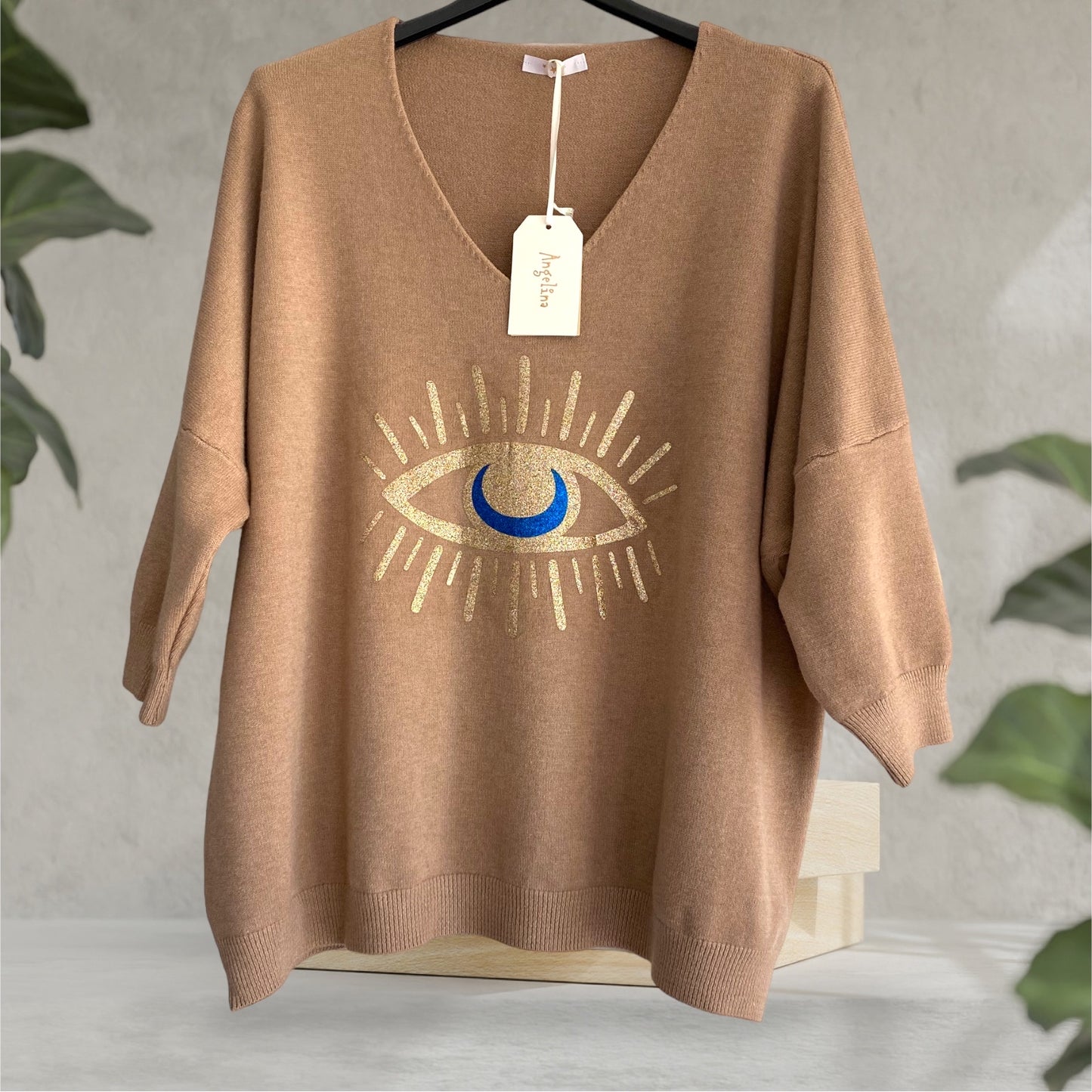 BROOKE. Soft v neck eye jumper