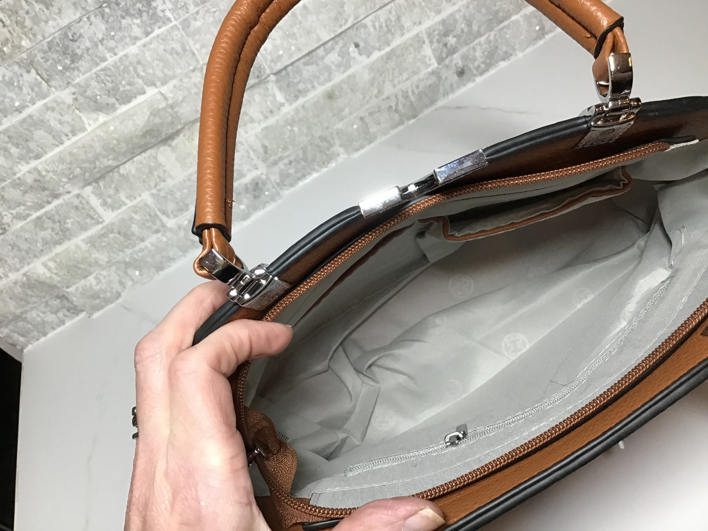 Shelby. ( Large ) Designer Inspired Bag