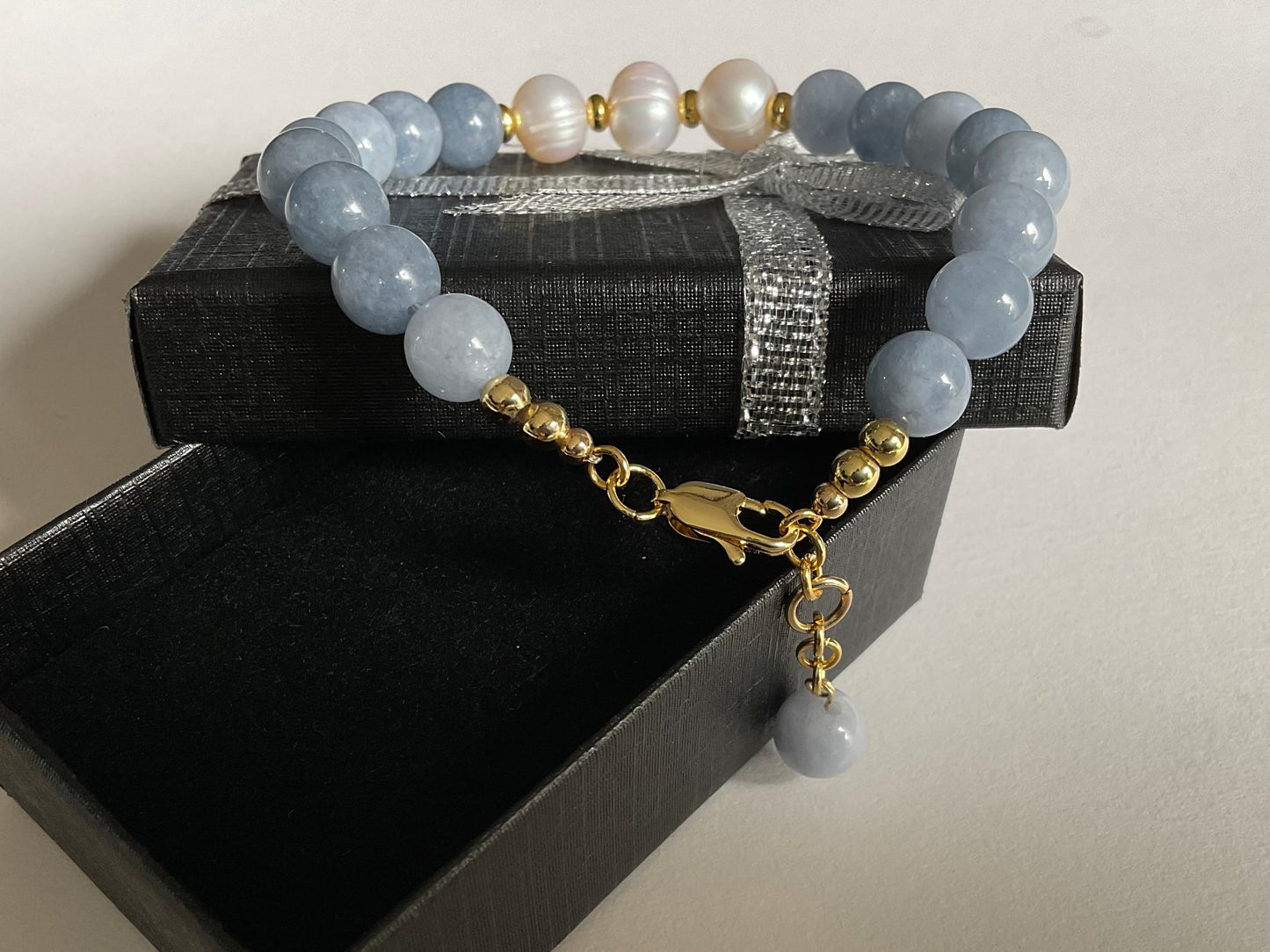Soft Tides Pearl Bracelet