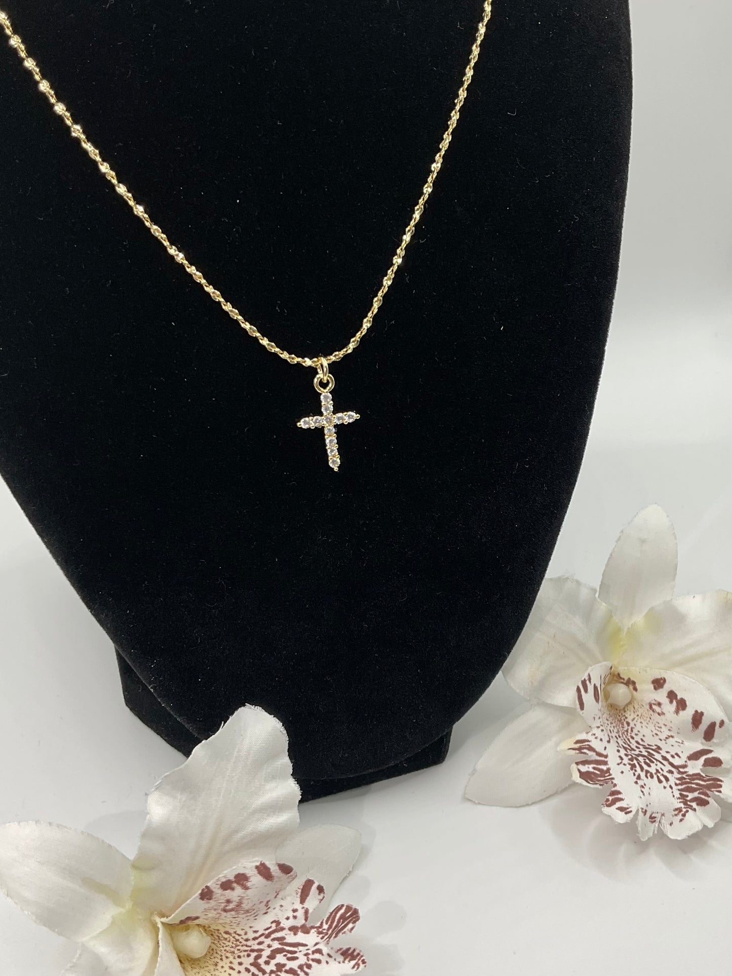 The Golden Faith Cross Necklace ✨