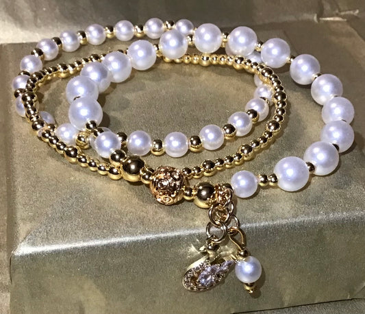 Stackable Bracelet Pearls & Swan Set.