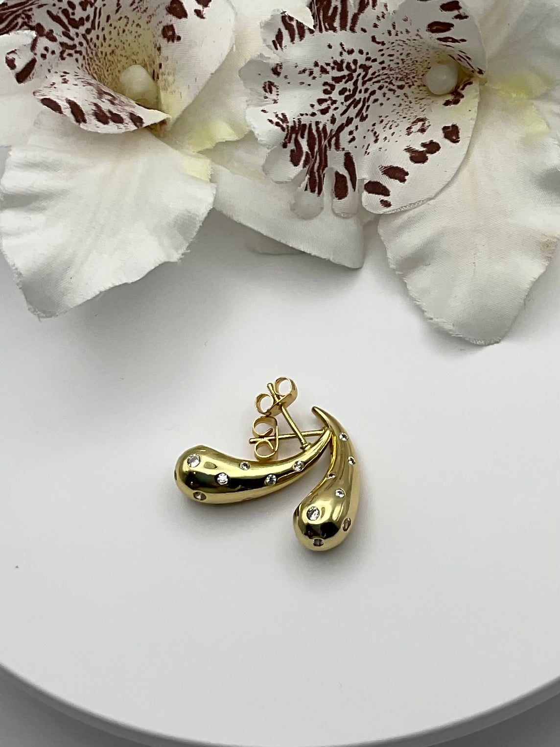 Lumière Teardrop Stud Earrings