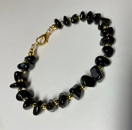Black Onyx & Gold Plated Chip Bracelet – 19cm