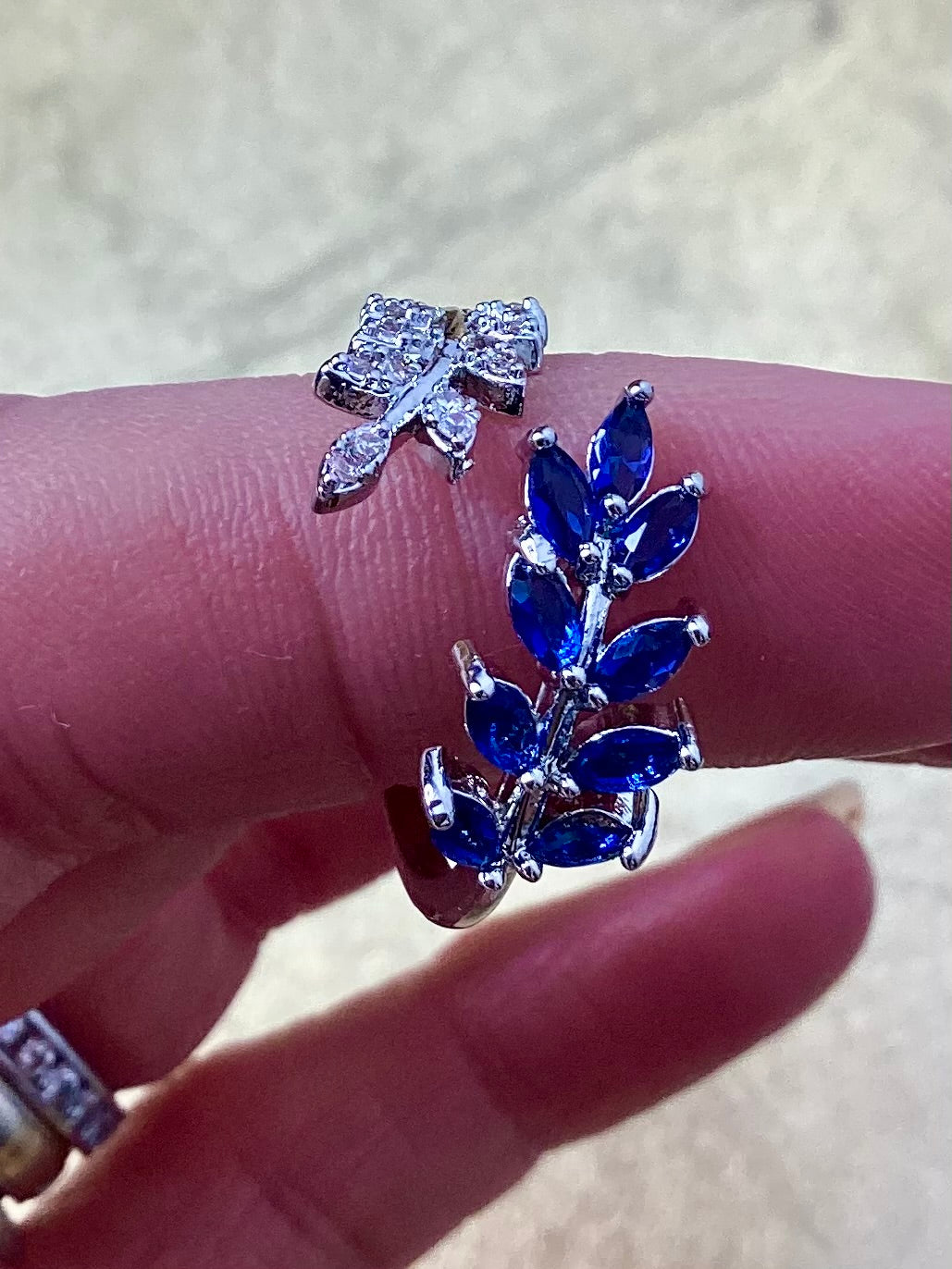 Leaf Ring. Adjustable band.