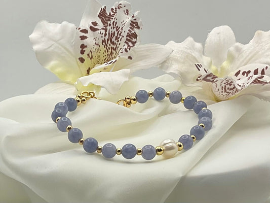 Soft Sky Pearl Bracelet