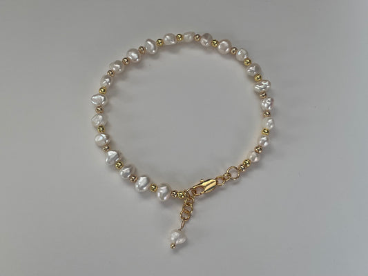 ✨ “The Léa Bracelet” Freshwater Pearls & 18k Gold Plated Accents