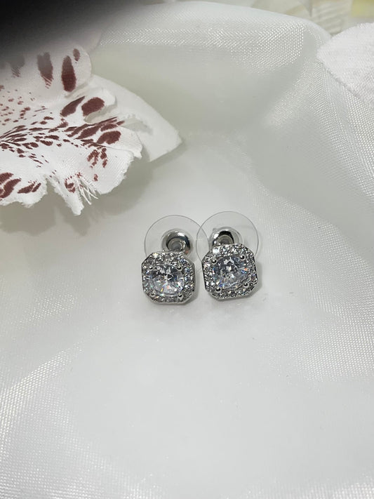 ✨ The Kensington Halo Studs