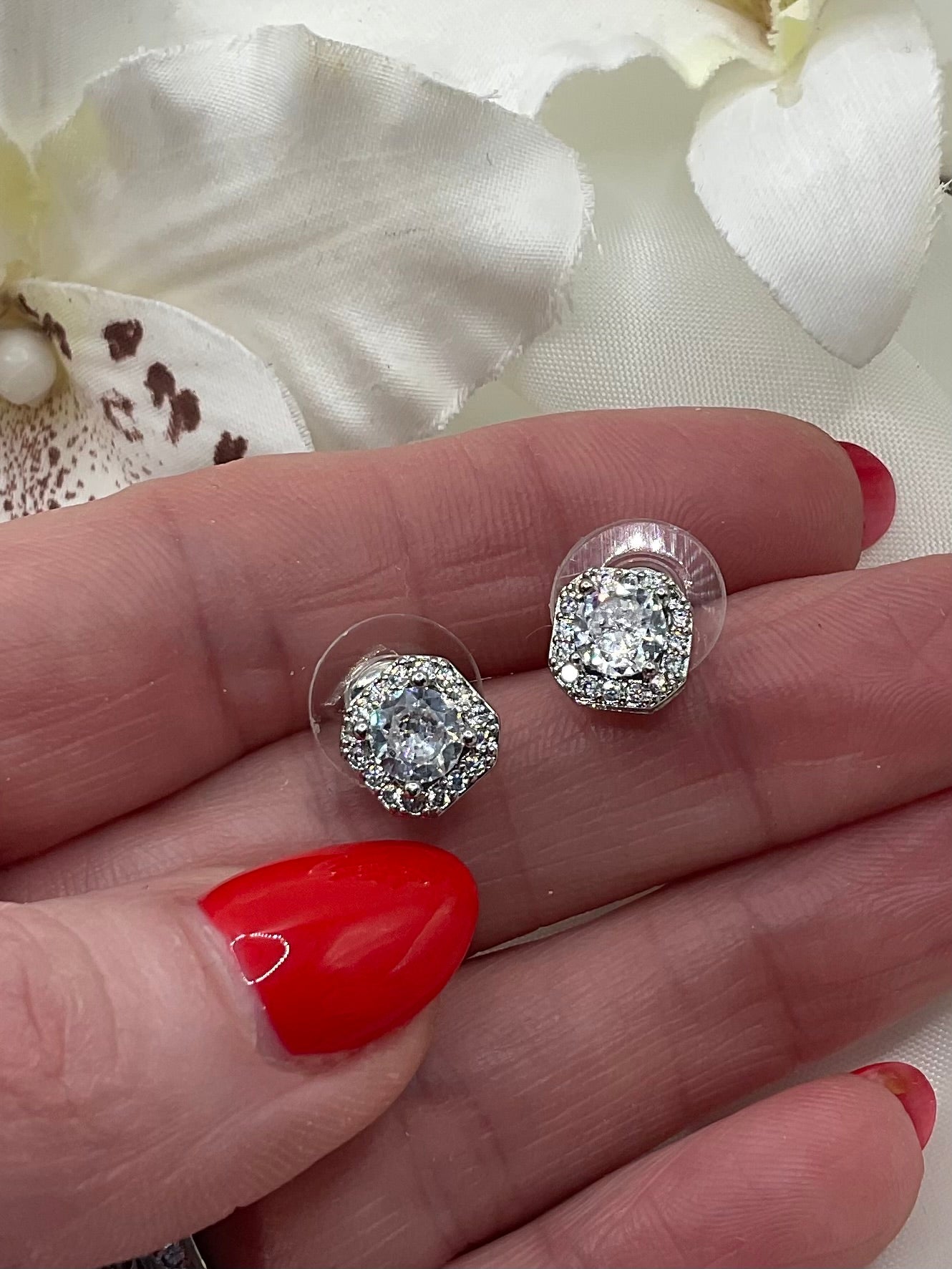 ✨ The Kensington Halo Studs