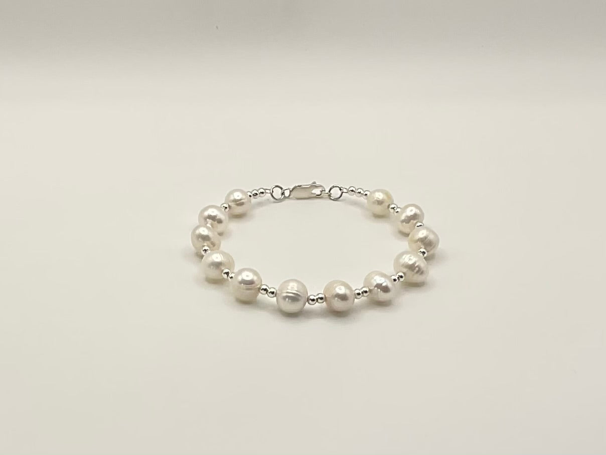 Lea Grande Luxe – Sterling Silver & Freshwater Pearl Bracelet