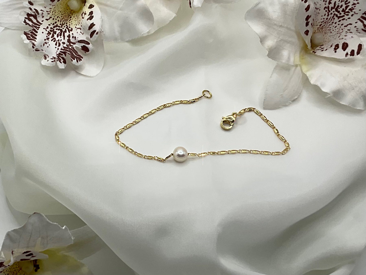 Luna Pearl Chain Bracelet