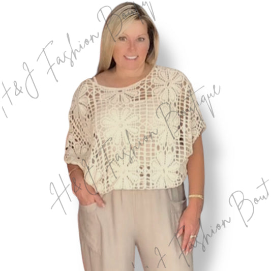 Lill. Crochet top