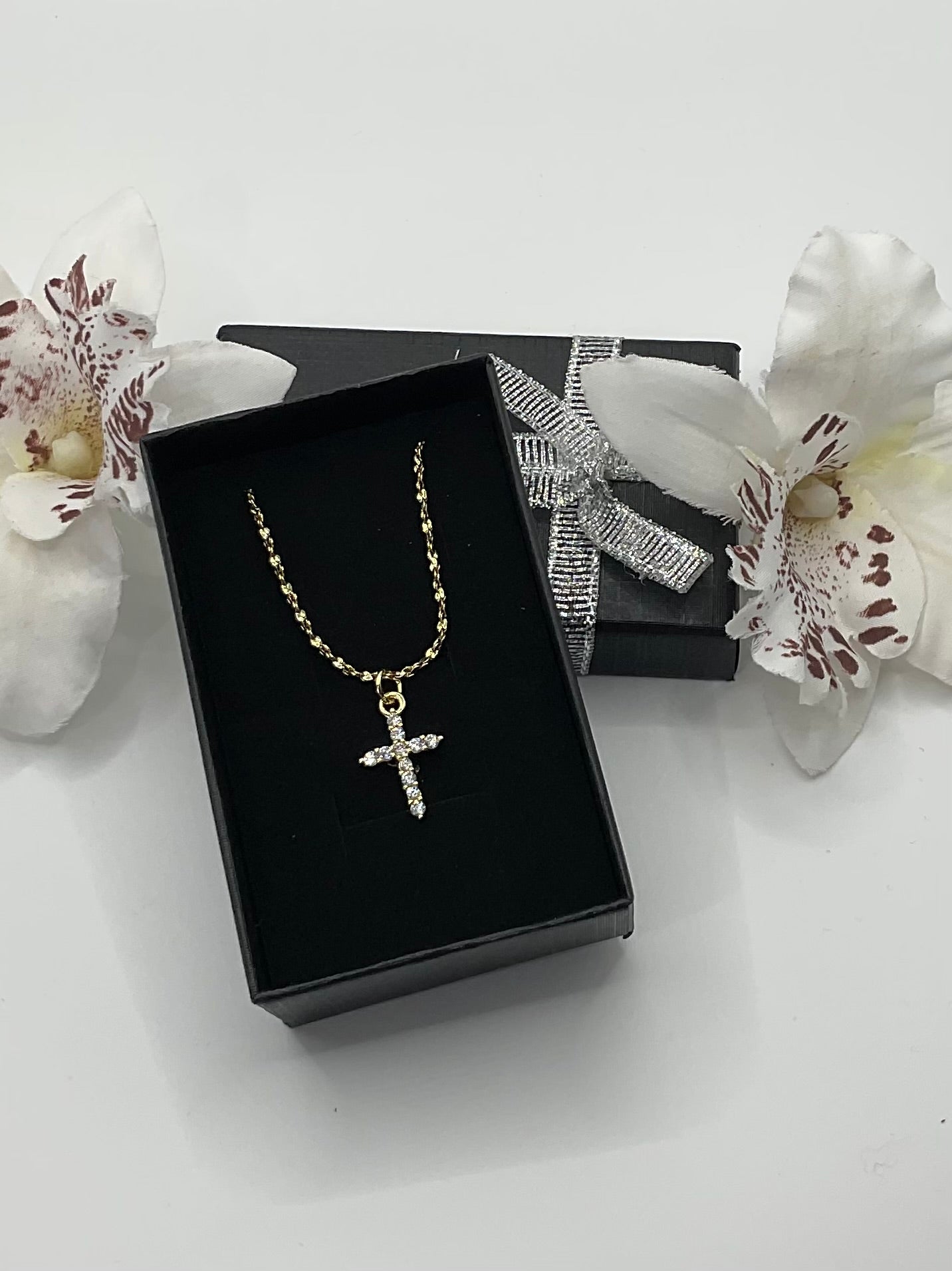 The Golden Faith Cross Necklace ✨