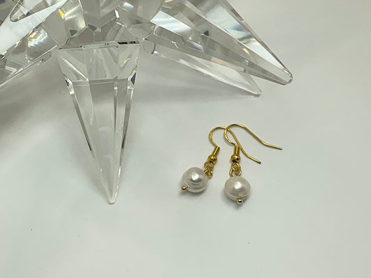 Lea Pearl Drop Earrings