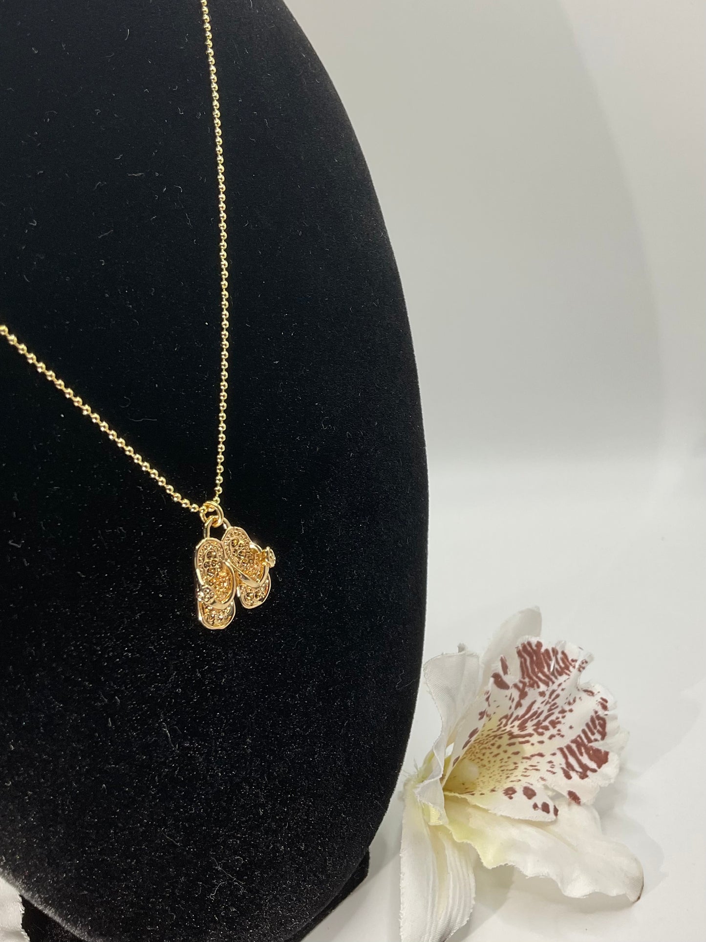 Summer Glow Flip Flop Necklace