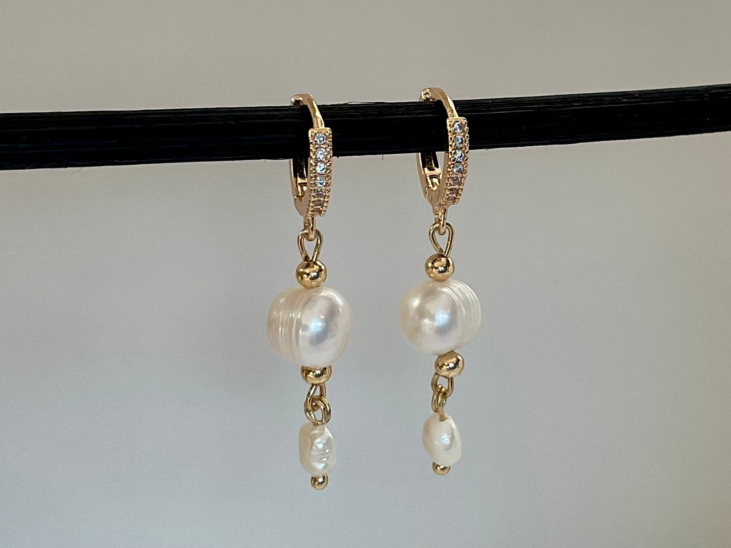 Lea Pearl Drop Earrings