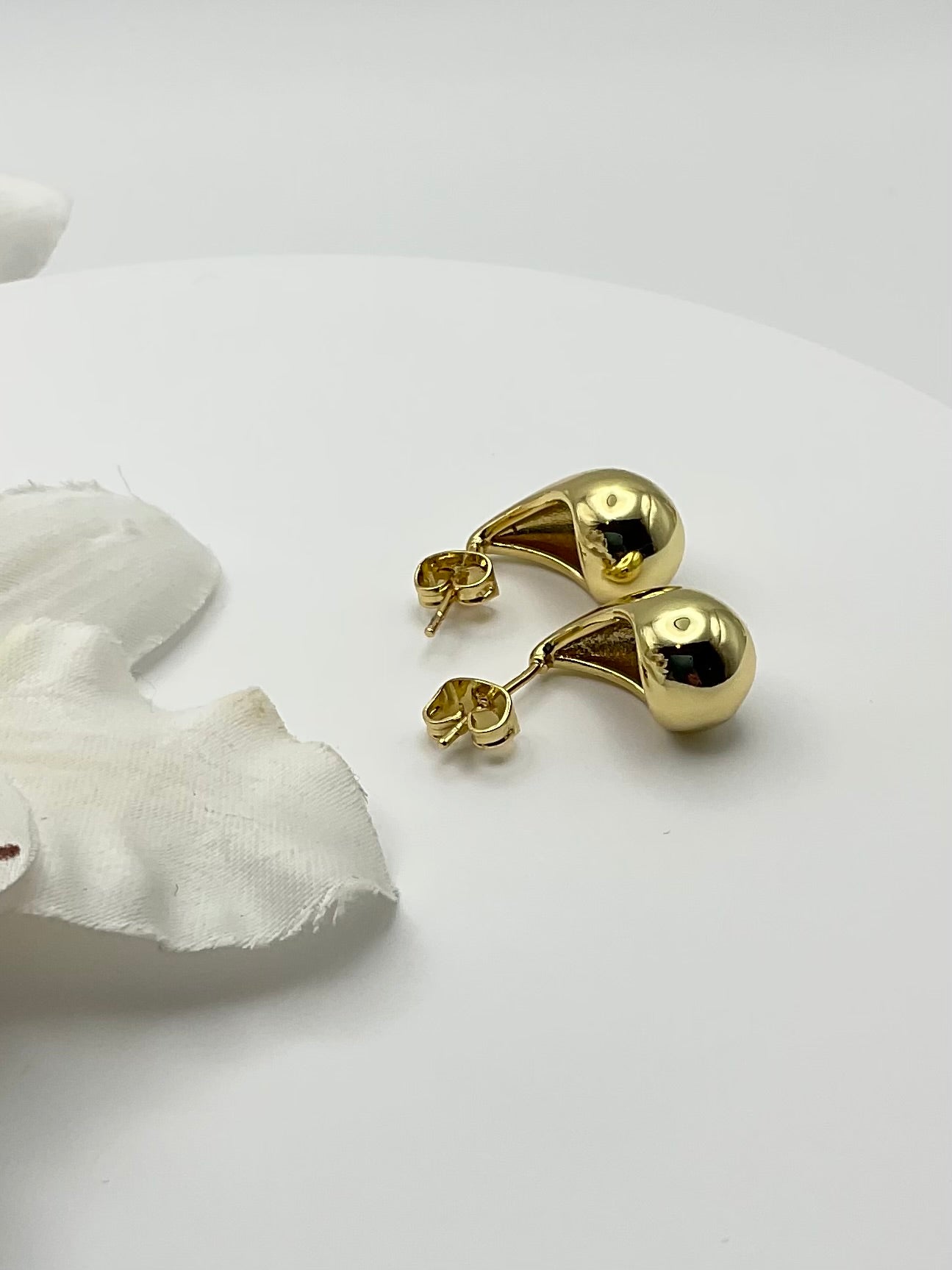 Luna Sculpted Teardrop Stud Earrings