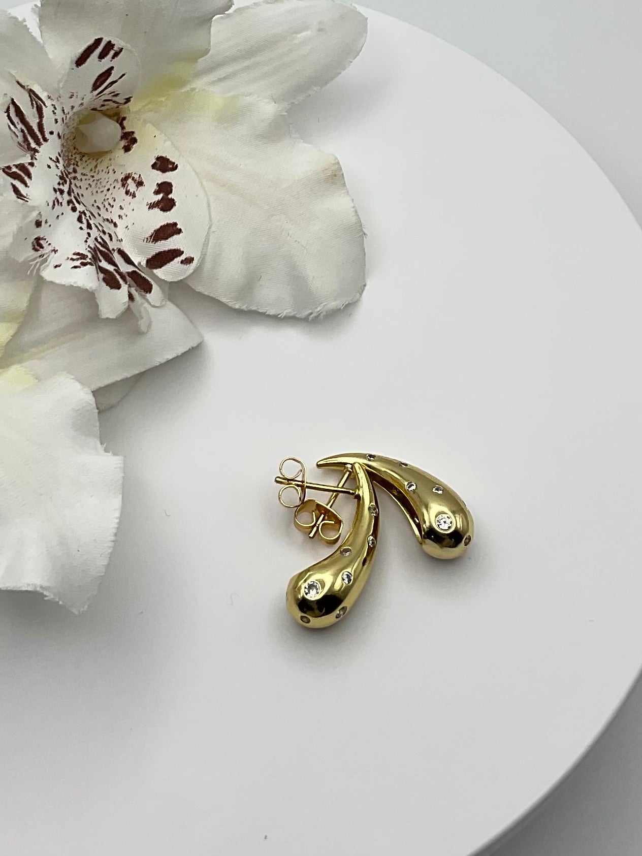 Lumière Teardrop Stud Earrings
