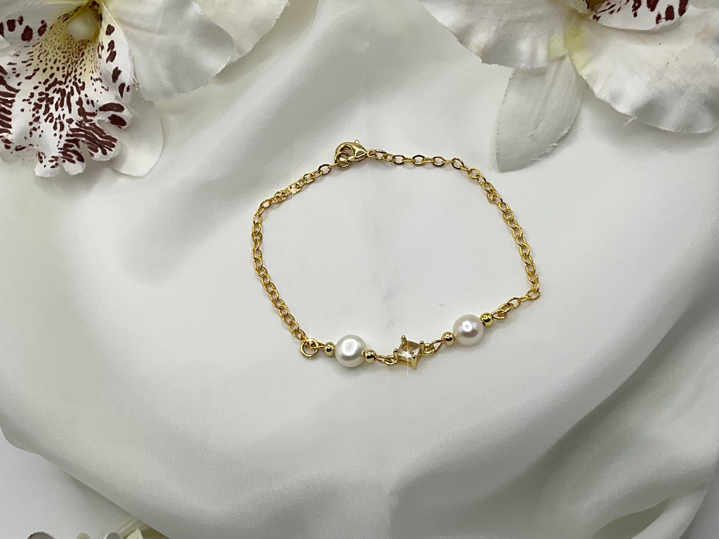 Aurielle Pearl & Crystal Bracelet