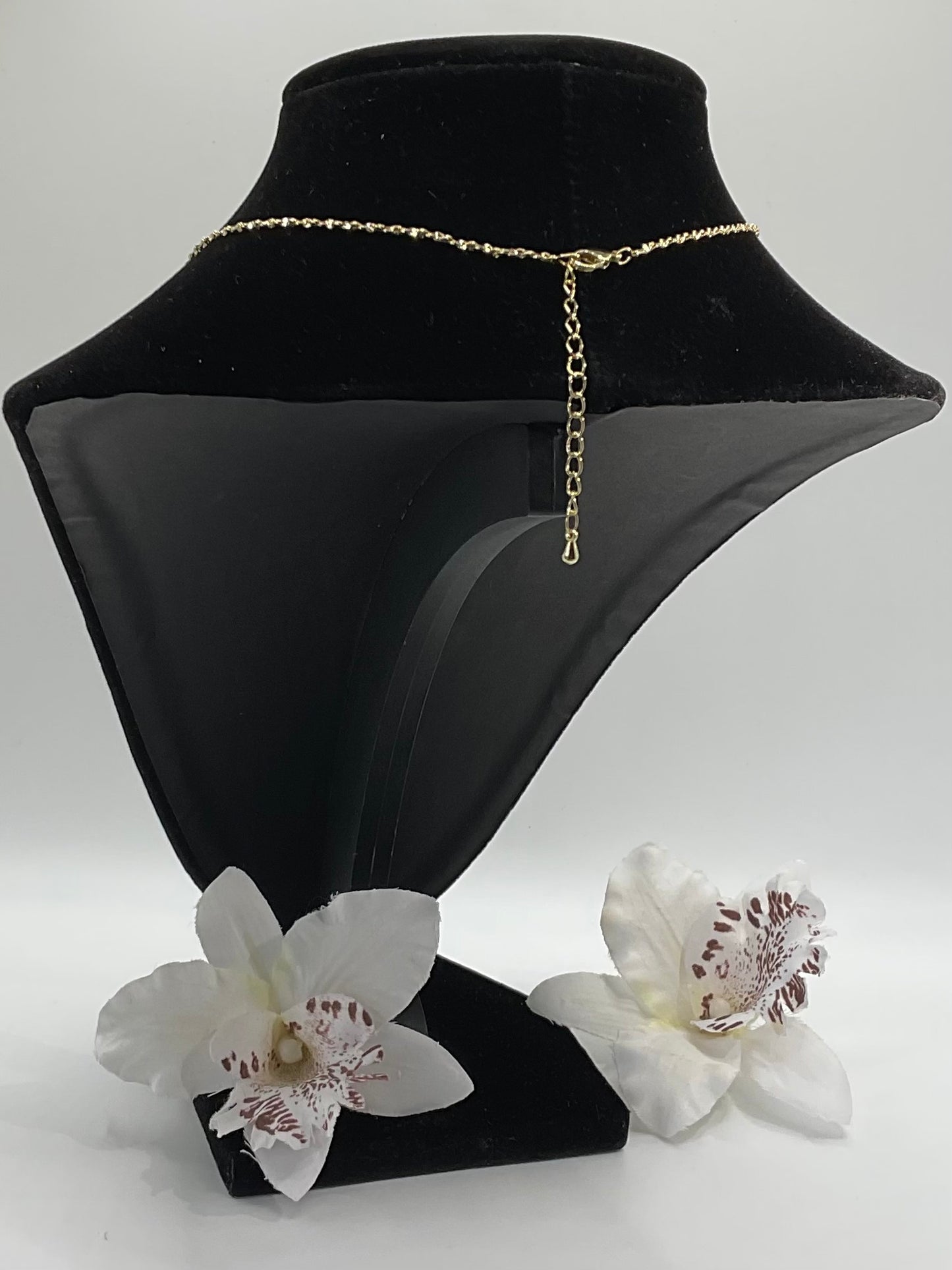 The Golden Faith Cross Necklace ✨