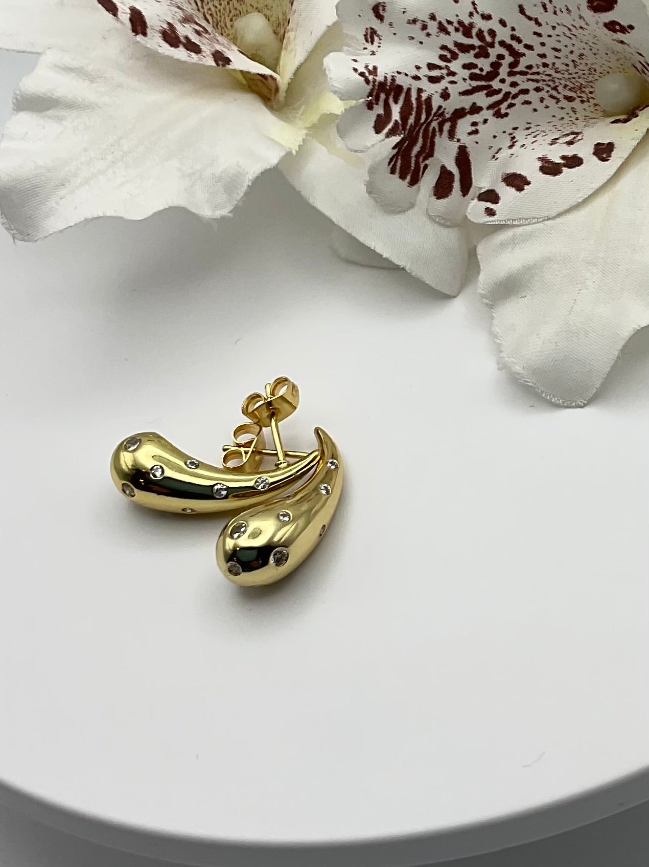 Lumière Teardrop Stud Earrings