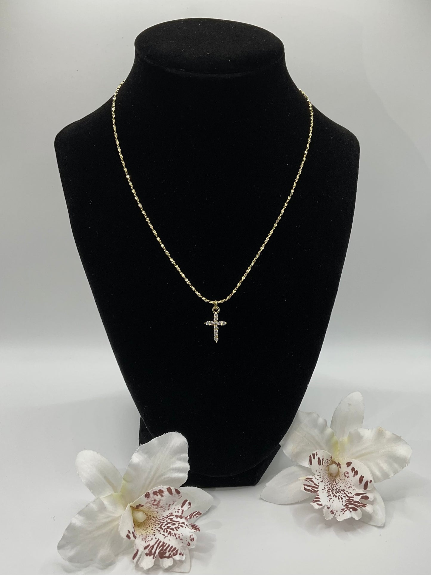 The Golden Faith Cross Necklace ✨