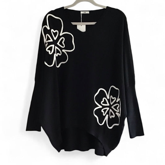 Lillian. Super Soft Oversized Sweater with Contrasting Flowers