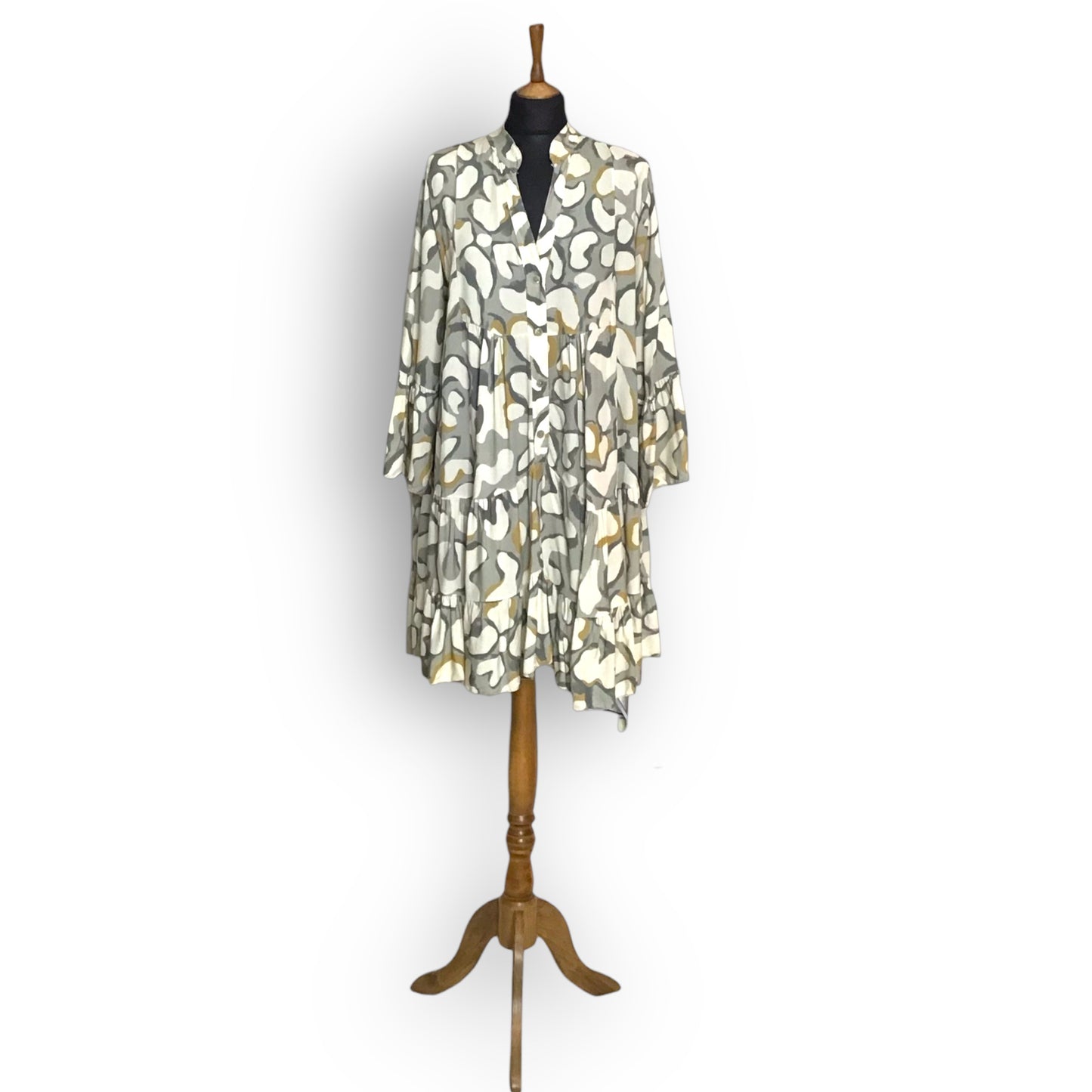 LOUIE. ANIMAL PRINT SMOCK DRESS WITH 3/4 BELL SLEEVES