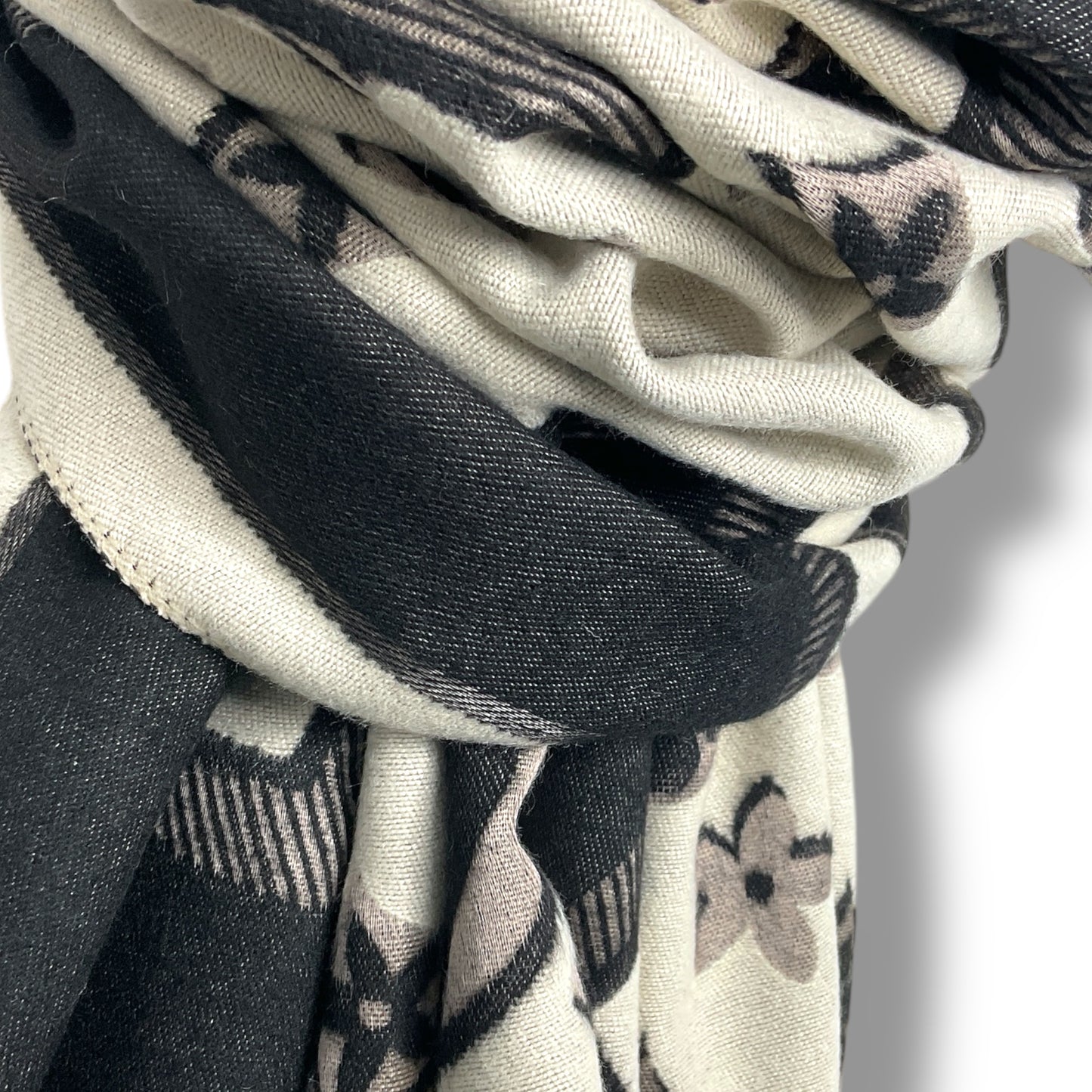 Luxury Soft Knit Clover Scarf.
